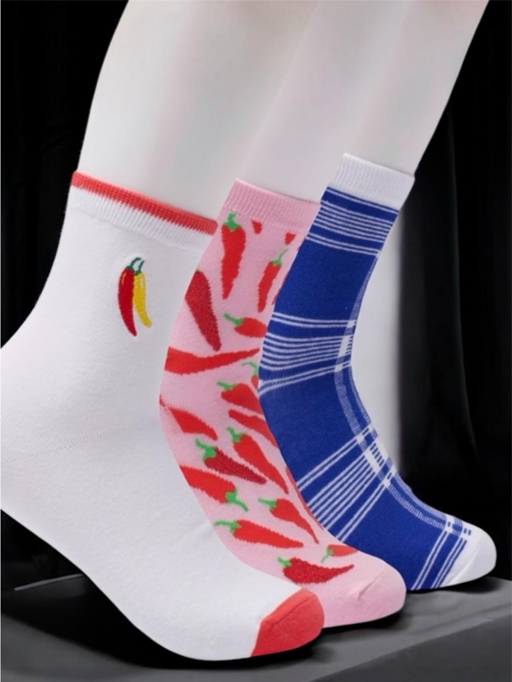Kate Spade Peppers Shortie Crew Socks, NWT
